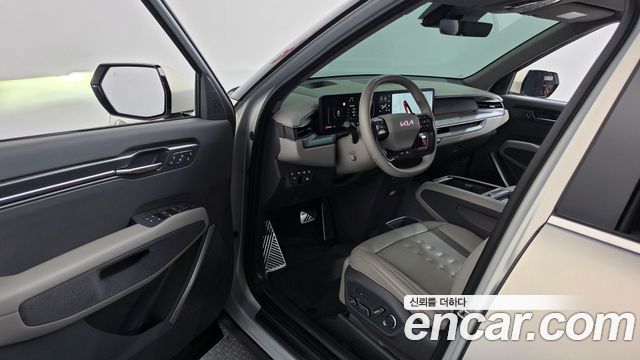 Kia EV9 Long Range 4WD — photo 1 of 36