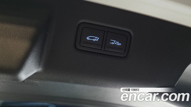 Hyundai Staria HEV 1.6 Tourer 11-Seater — photo 1 of 37