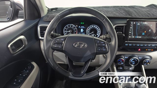 Hyundai Venue 1.6 Modern Plus — photo 1 of 31