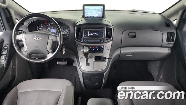 Hyundai Starex Urban 9-Seater — photo 1 of 20