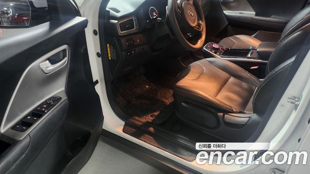 Kia Niro Taxi — photo 1 of 20