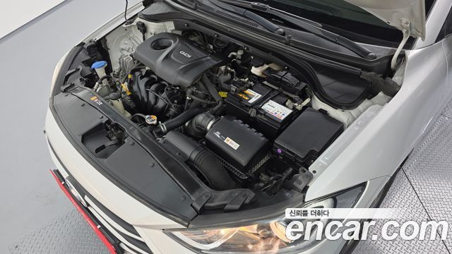 Hyundai AVANTE 1.6 GDI Smart — photo 1 of 20