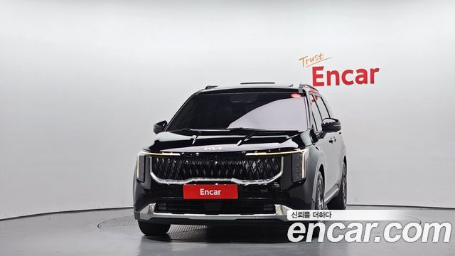 Kia Canival Diesel 9-Seater Signature — photo 1 of 20