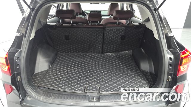 Kia Seltos Gasoline 1.6 Turbo 4WD — photo 1 of 20