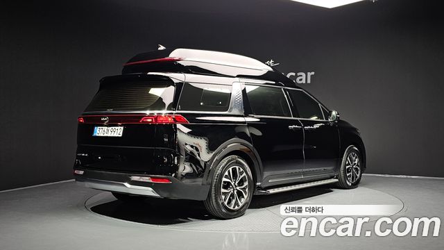 Kia Canival Diesel 9-Seater Hi-Limousine(Special Vehicle) — photo 1 of 20