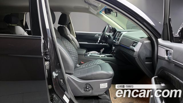KG_Mobility_Ssangyong Rexton Diesel 2.2 4WD — photo 1 of 20