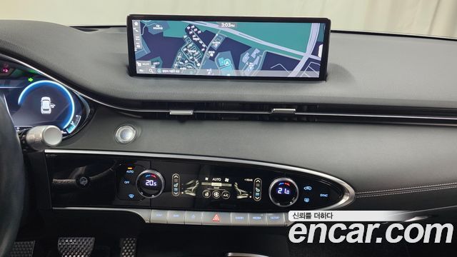 Genesis GV70 2.5T Gasoline 2WD — photo 1 of 20