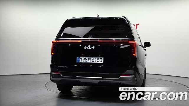 Kia Canival Gasoline 9-Seater Signature — photo 1 of 20