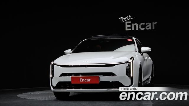 2025 Kia K8 Signature, photograph 4