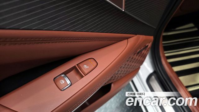 2025 Kia K8 Signature, photograph 6