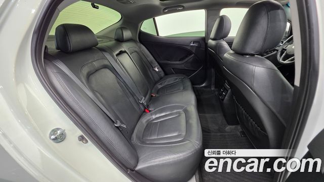 Kia K5 LPI Prestige — photo 1 of 20