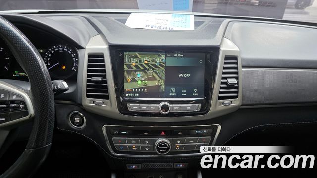 KG_Mobility_Ssangyong Rexton Diesel 2.2 4WD — photo 1 of 20