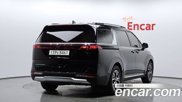 Kia Canival Diesel 9-Seater Noblesse — photo 1 of 20