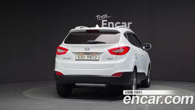 Hyundai Tucson Diesel(e-VGT) 2WD — photo 1 of 20