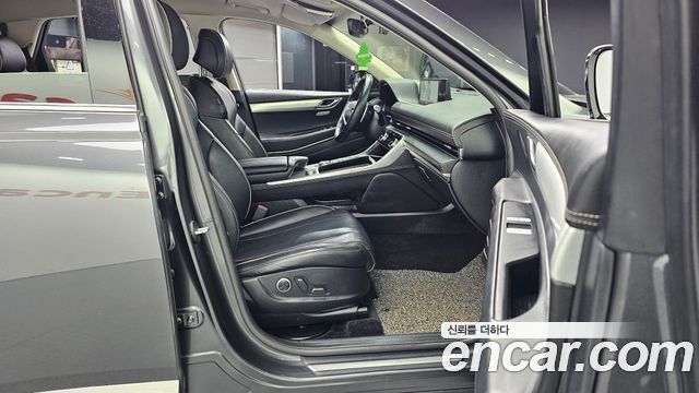 Genesis GV80 2.5T Gasoline AWD — photo 1 of 20
