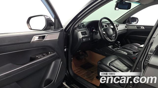 KG_Mobility_Ssangyong Rexton Diesel 2.2 4WD — photo 1 of 20