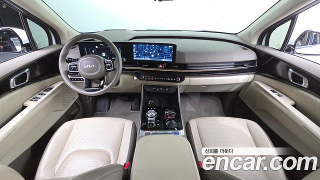 Kia Canival Gasoline 9-Seater Hi Limousine — photo 1 of 20