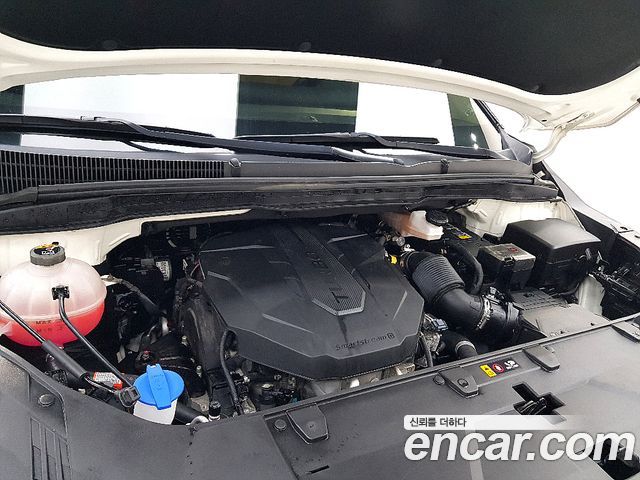 Kia Canival Diesel 9-Seater Noblesse — photo 1 of 20