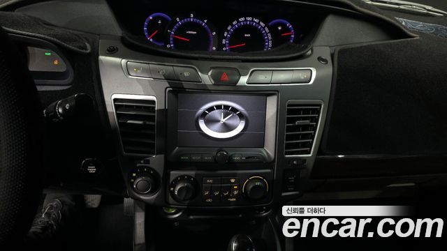 2016 KG_Mobility_Ssangyong KORANDO 4WD Chateau 11-seater, photograph 9