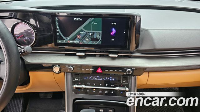 Kia Canival Diesel 9-Seater Prestige — photo 1 of 20