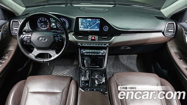 Hyundai Grandeur 3.0 Exclusive — photo 1 of 20