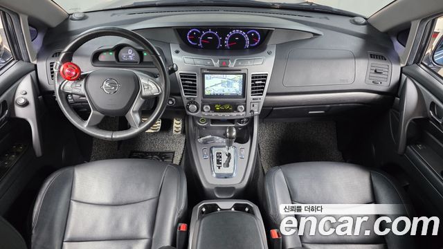 KG_Mobility_Ssangyong KORANDO 4WD TX 9-seater — photo 1 of 20