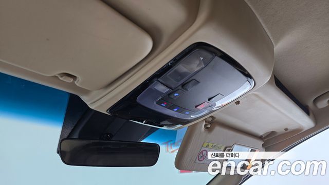 Hyundai Staria Cargo 5-Seater — photo 1 of 20