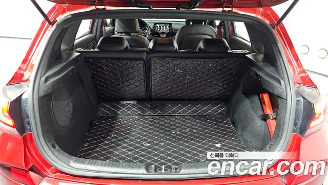 Hyundai i30 1.6 Turbo — photo 1 of 20