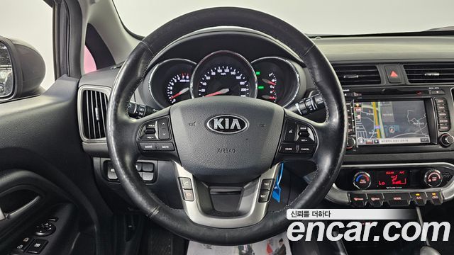 Kia pride 1.6 GDI Sedan — photo 1 of 30