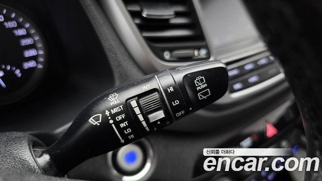 Hyundai Tucson Diesel 2.0 2WD — photo 1 of 29