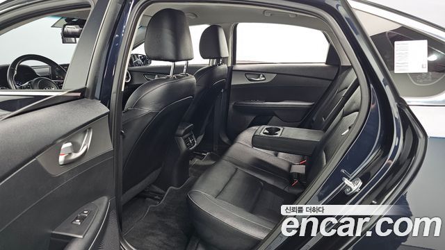 Kia K3 Prestige — photo 1 of 30