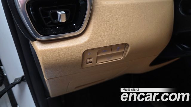 Kia Sorento HEV 1.6 4WD — photo 1 of 33
