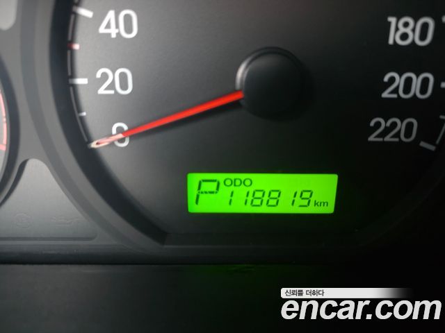 Hyundai Starex 3-Seater LPi VAN — photo 1 of 19