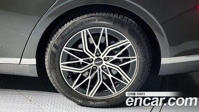 Genesis G90 Gasoline 3.5 Turbo AWD — photo 1 of 38