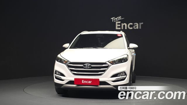 Hyundai Tucson Diesel 2.0 2WD — photo 1 of 20