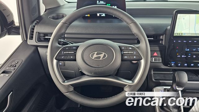 Hyundai Staria Cargo 5-Seater — photo 1 of 37