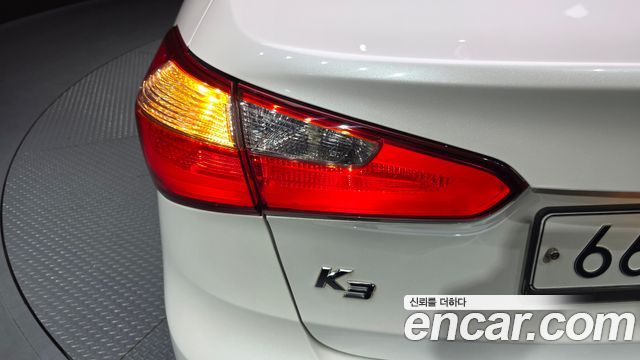 Kia K3 Luxury — photo 1 of 27
