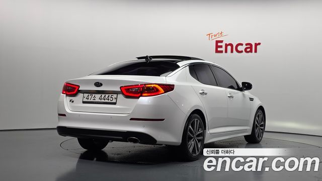 Kia K5 Luxury — photo 1 of 35