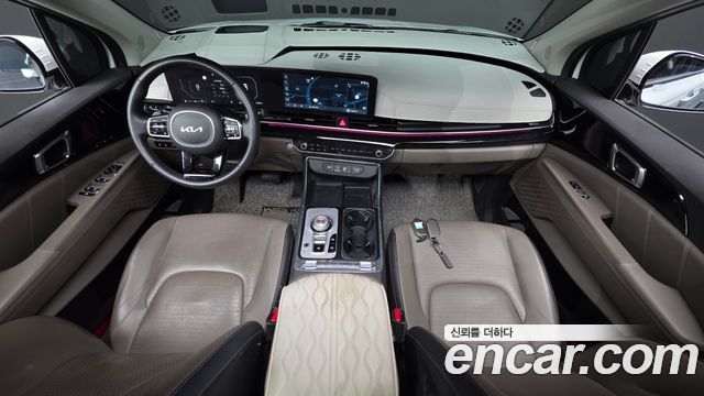 Kia Canival Gasoline 9-Seater Signature — photo 1 of 33