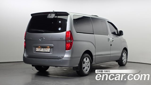 2018 Hyundai Starex 4WD Wagon 12-Seater, photograph 4