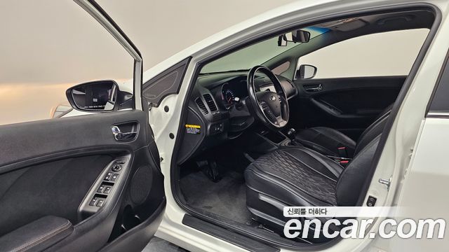 Kia K3 Prestige — photo 1 of 30