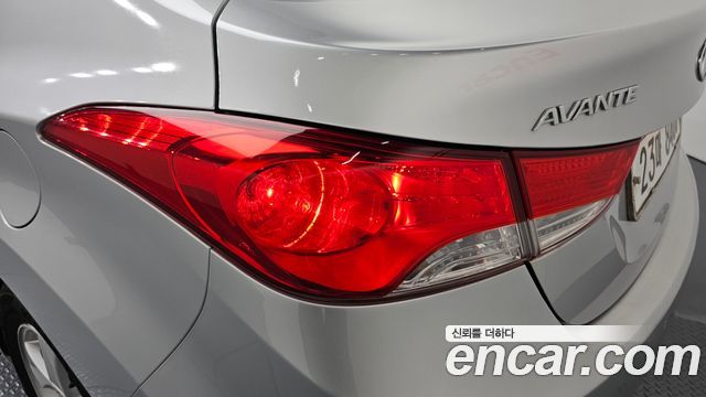 Hyundai AVANTE M16 GDI Luxury — photo 1 of 30