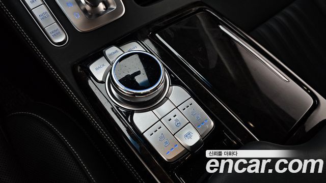 Genesis G90 3.8 AWD — photo 1 of 33