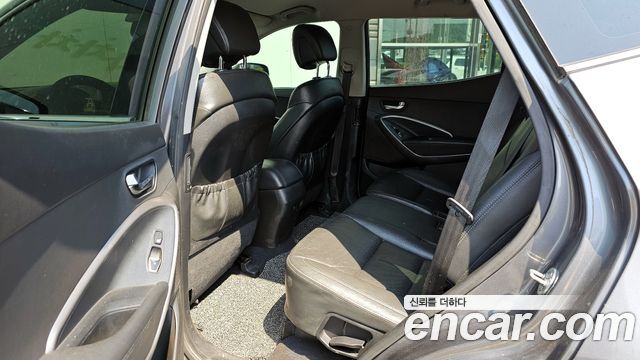 Hyundai Santafe Diesel(e-VGT) 2.0 2WD Premium — photo 1 of 20