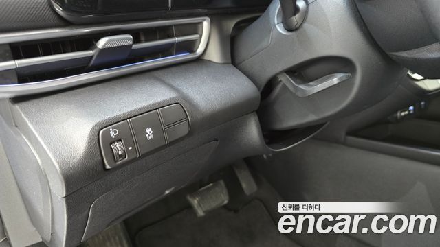Hyundai AVANTE 1.6 — photo 1 of 30