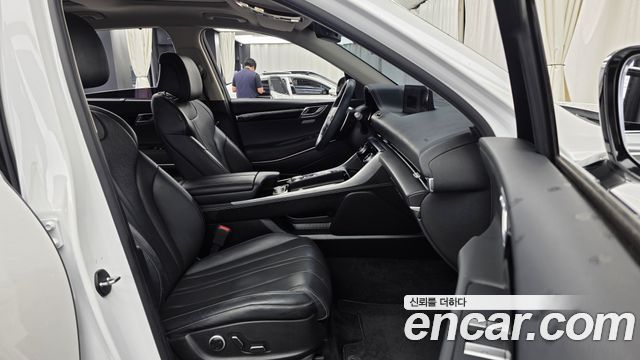 Genesis GV80 2.5T Gasoline AWD — photo 1 of 35