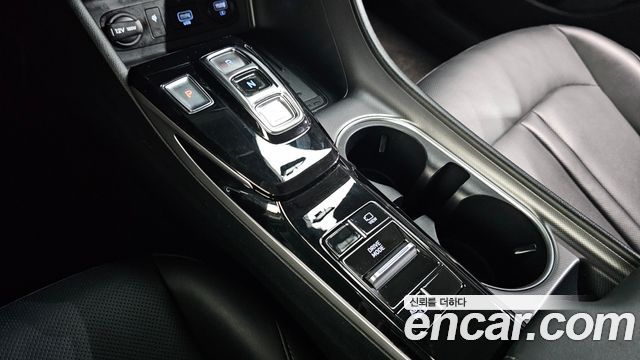 Hyundai Sonata 2.0 — photo 1 of 30