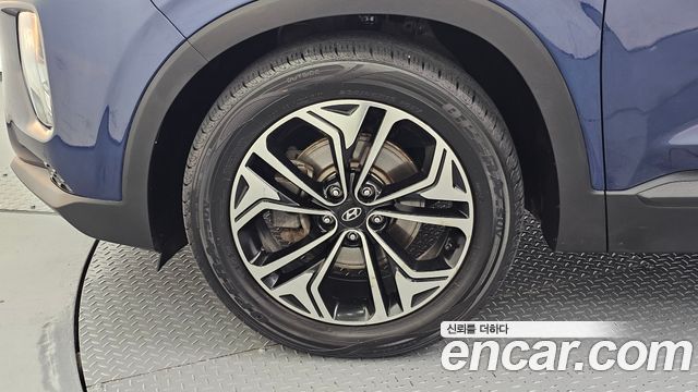 Hyundai Santafe Diesel 2.0 2WD — photo 1 of 31