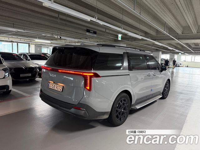 Kia Canival HEV 9seater Gravity — photo 1 of 20