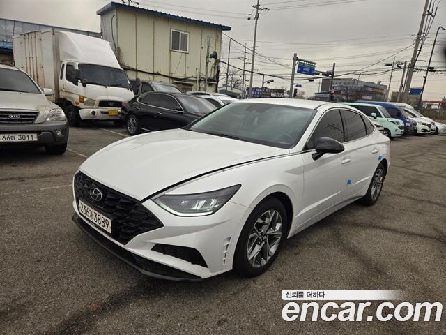 Hyundai Sonata 2.0 — photo 1 of 20